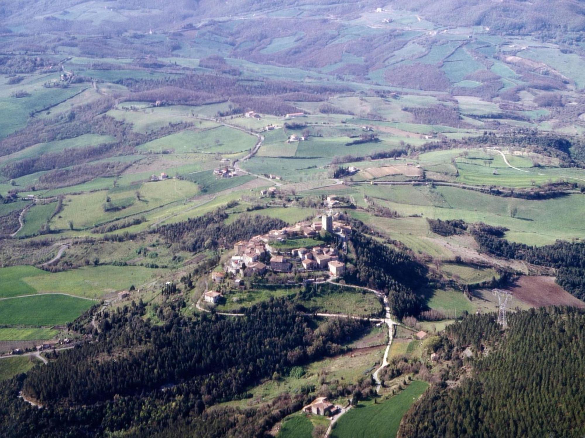 Belvilla By Oyo Affreschi Montecastelli Pisano Bagian luar foto